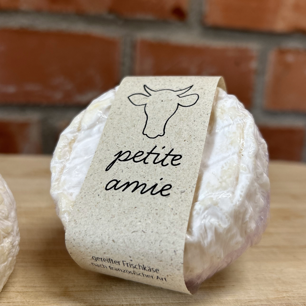 Petit Amie